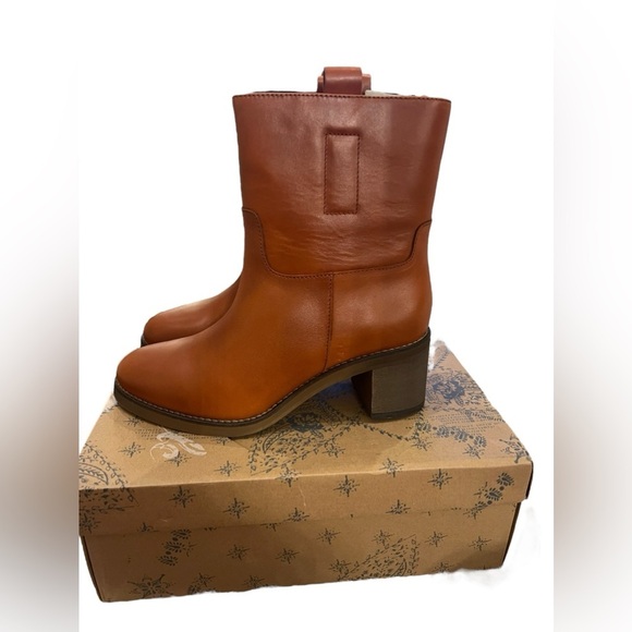 NIB Free People Women’s Tabby Leather Tuscan Tan Booties in size EU 37.5 or 6.5 - Picture 3 of 8